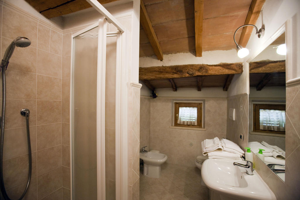 Agriturismo Podere Olivello In Val D'Orcia Montalcino Habitación foto